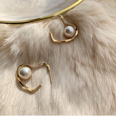 pearl in heart hoop pierce