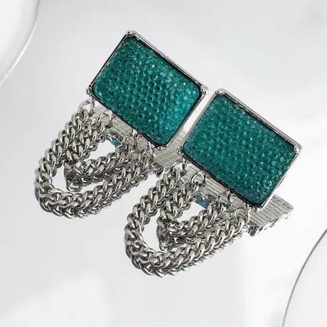 square stone × chain pierce