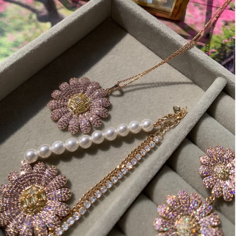 marguerite pink stone × pearl bracelet