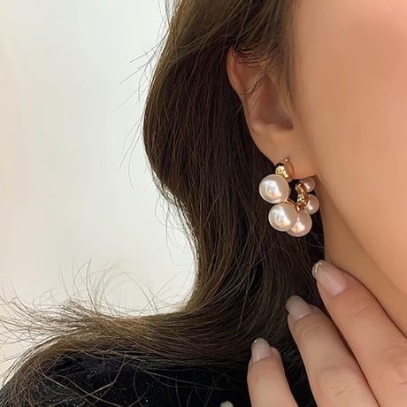 pearl hoop pierce