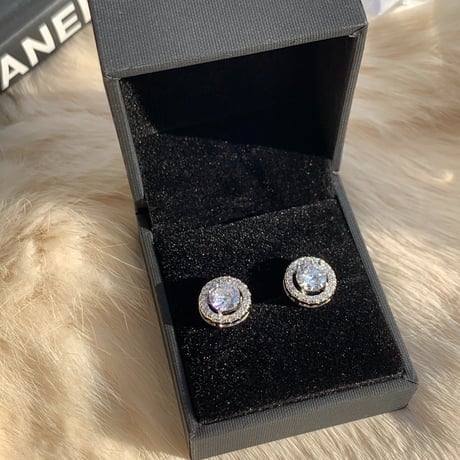one point stone pierce