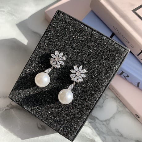 zirconia flower × pearl pierce