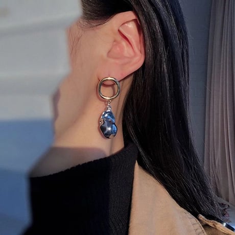 metal hoop × bowl pierce