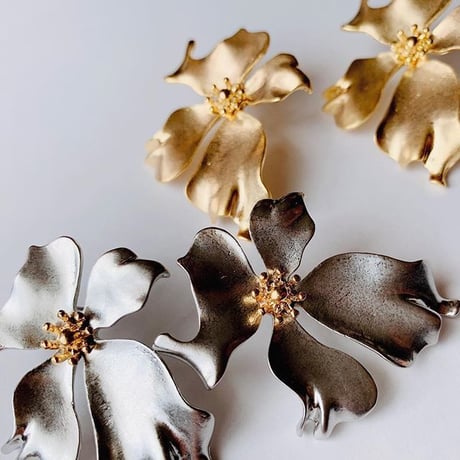 vintage flower  pierce