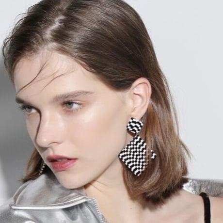 monotone check pierce