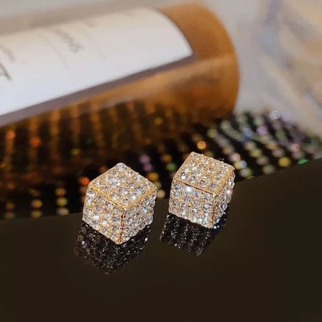 cube one point pierce