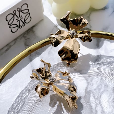 metal gold  flower