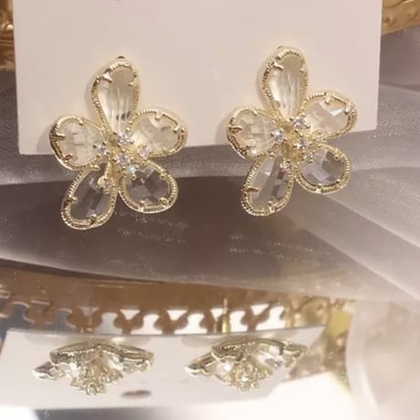 clear flower mini pierce