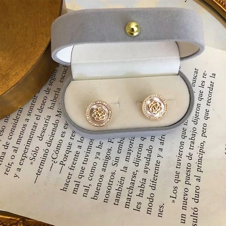 rose one point pierce