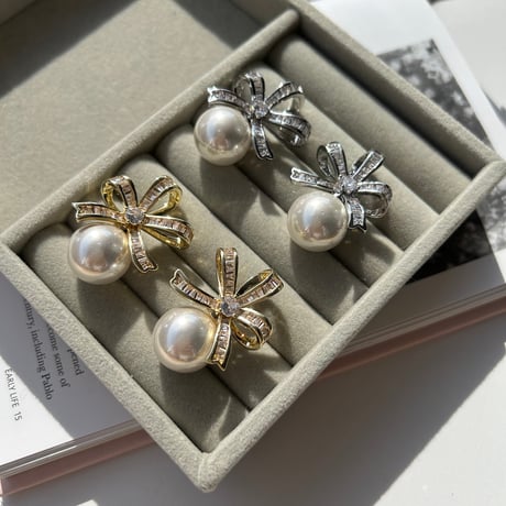 flower stone × pearl pierce
