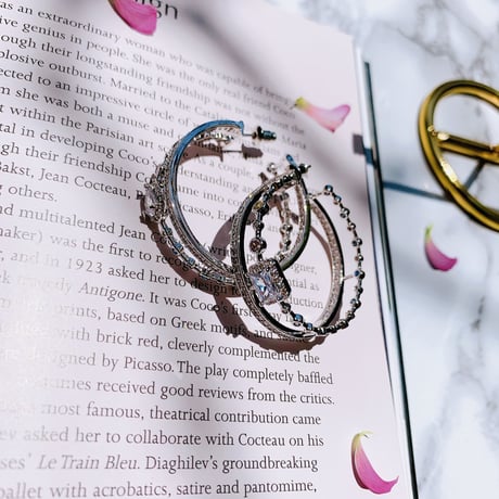 stone double hoop pierce