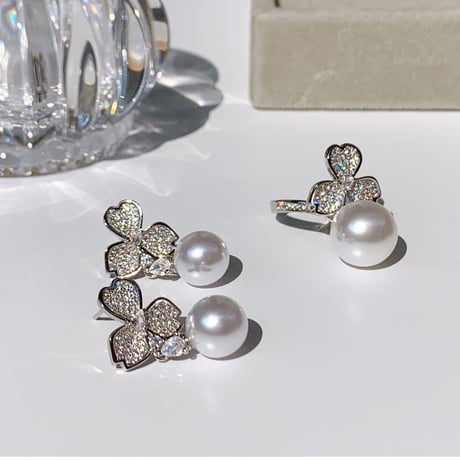 clover ×  pearl open ring