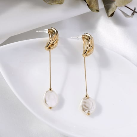 gold × baroque pearl 2way pierce