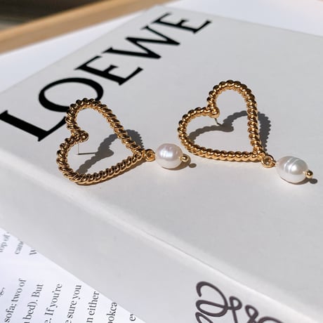 vintage heart × baroque pearl pierce