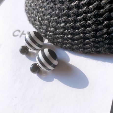 black × white bowl catch pierce