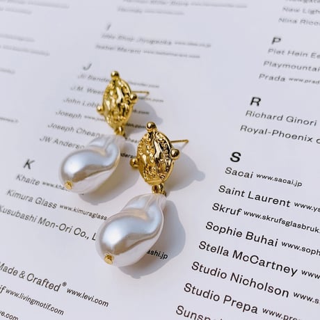 vintage gold × baroque pearl