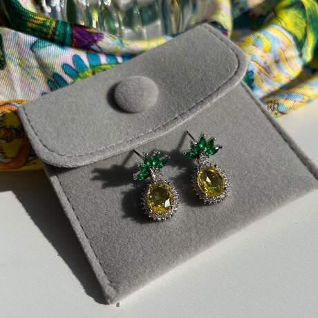 stone pineapple small pierce