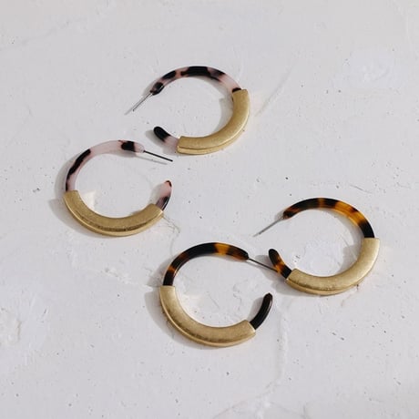 marble  × gold hoop  pierce