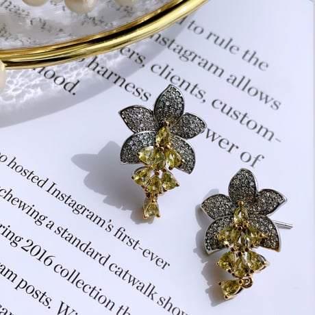 flower topaz stone  pierce