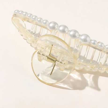 clear × pearl hair clip5