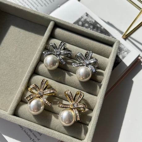 flower stone × pearl pierce