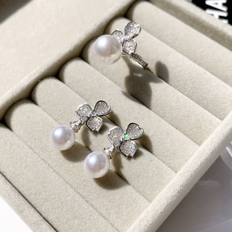 clover ×  pearl open ring