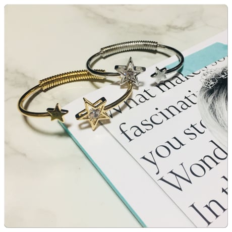 star motif bangle