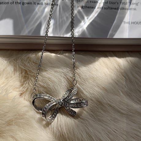 ribbon stone necklace
