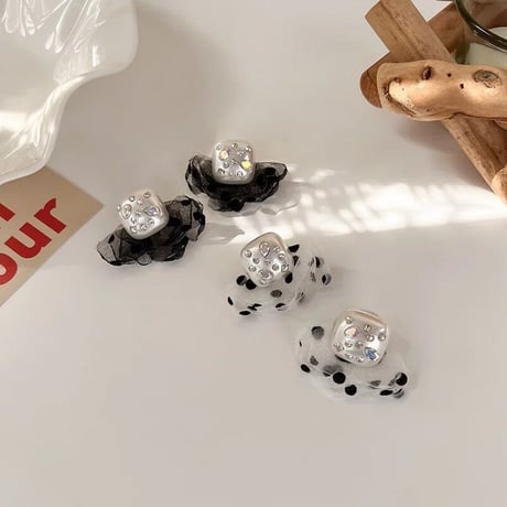 dot race bijou pierce