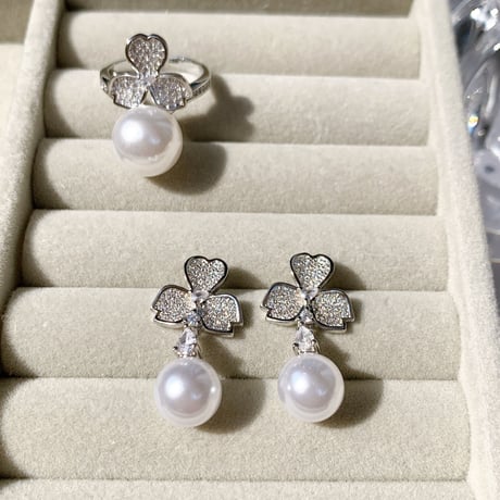 clover ×  pearl pierce