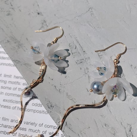 colour pearl  flower curve pierce/earring