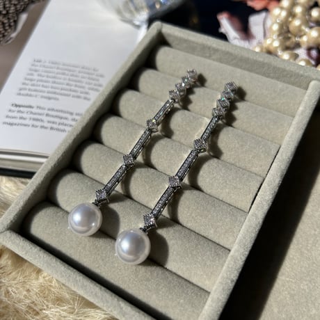 stone pearl long pierce