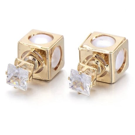 cube in pearl catch  pierce