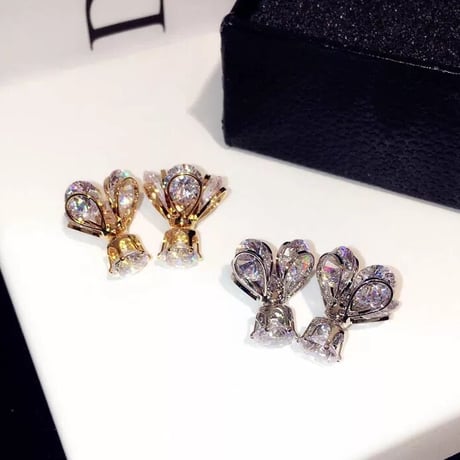 flower × stone catch pierce