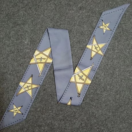 bee × star Tsui Lee scarf