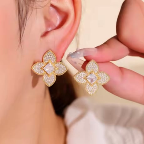 flower stone gold pierce
