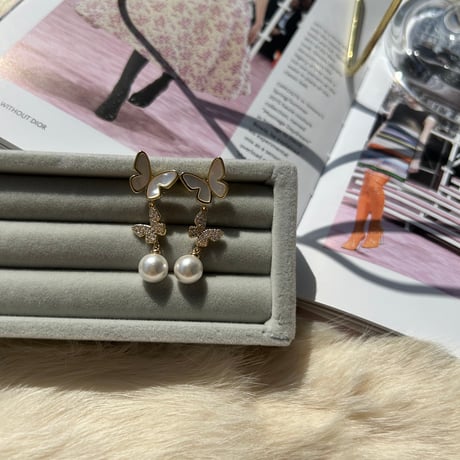 double butterfly × pearl pierce