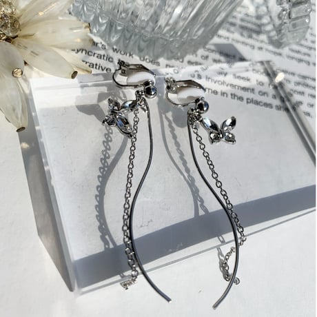 butterfly stone curve × chain earring/pierce