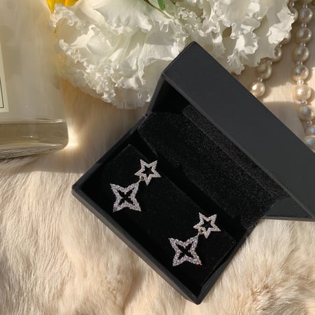 star × crystal stone pierce