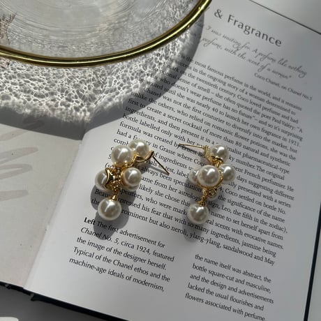 gold × pearl pierce