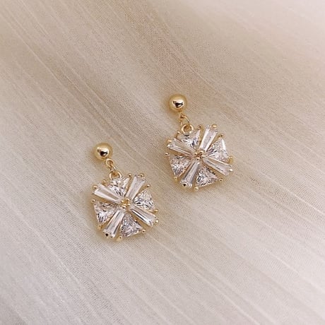 crystal flower pierce