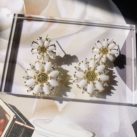 double marguerite pierce