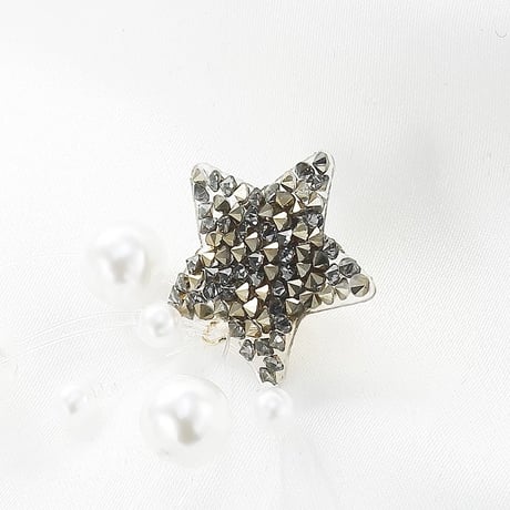 star pearl × clear stone pierce