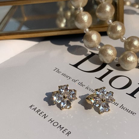 flower stone point hoop pierce