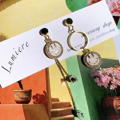 smile asymmetry  pierce