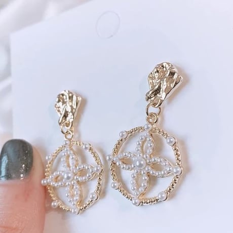 pearl flower loop gold pierce