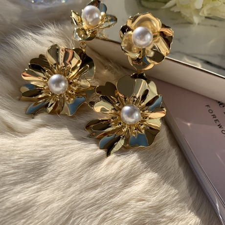metal gold flower big pierce
