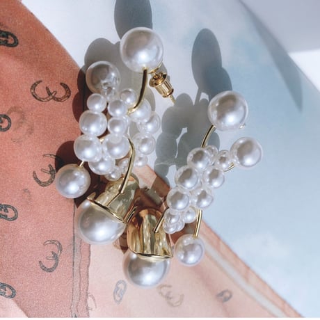 gold × pearl elegant pierce