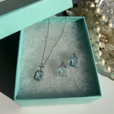 square blue stone pierce