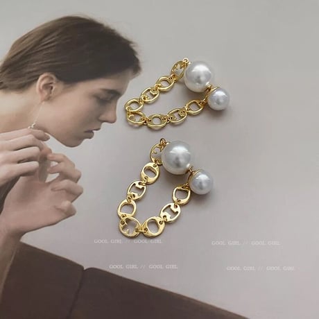 pearl × chain pearl catch pierce